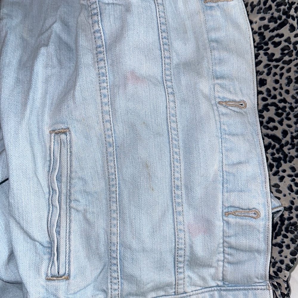 Vintage Light Blue Wash LEVIs Denim Jacket